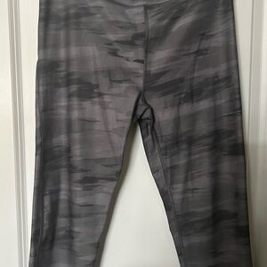 Under Armour Black Compression HeatGear Top